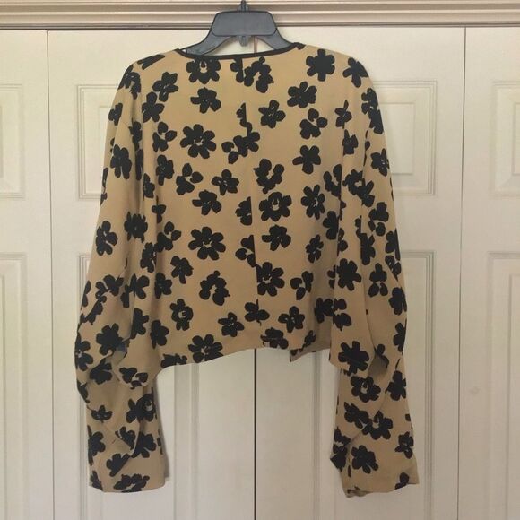 Rebdolls Floral Beige and Black Cardigan - Picture 5 of 6